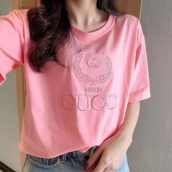 夏tシャツ レディス向け GUCCI ピンク Tシャツ 刺繍ロゴ グッチ 半袖Tシャツ