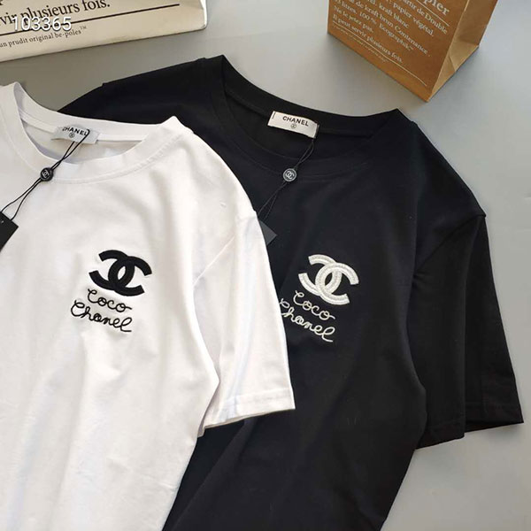 バラ売り価格 CHANEL Tシャツ 黒色 - トップス