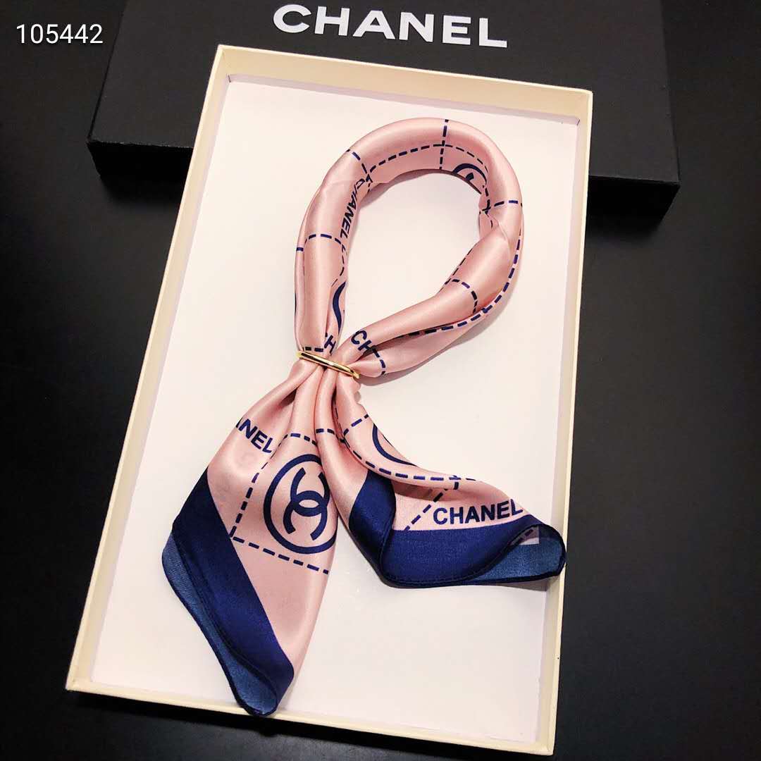 CHANELのスカーフ